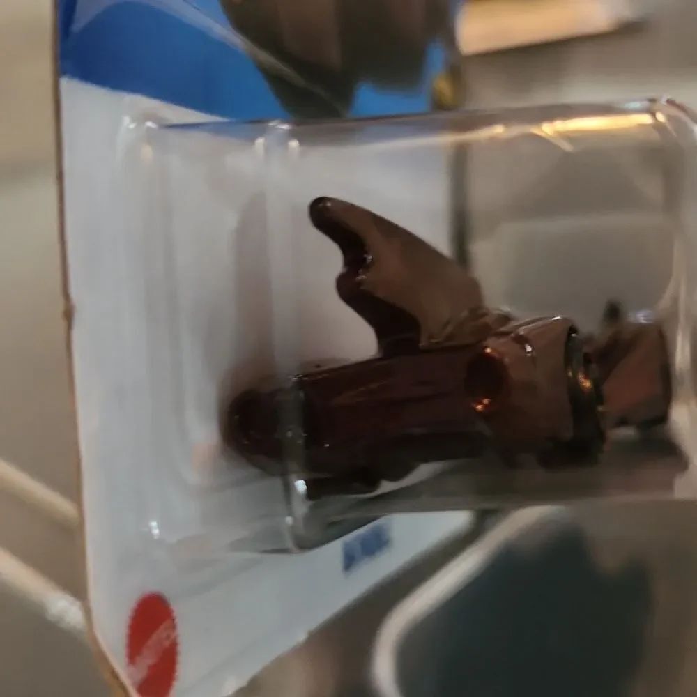 Hot Wheels Batman Batmobile NIP - Picture 4 of 6